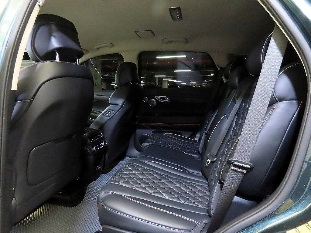 Genesis GV80 - Vista 7