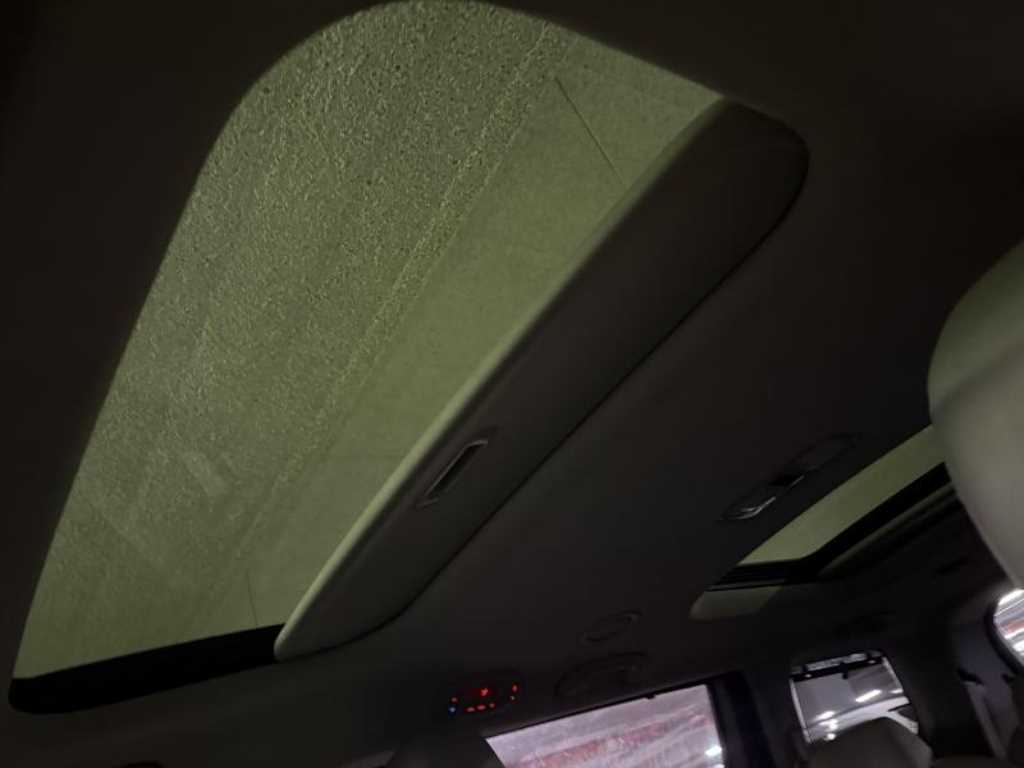 KIA Carnival - Vista 10