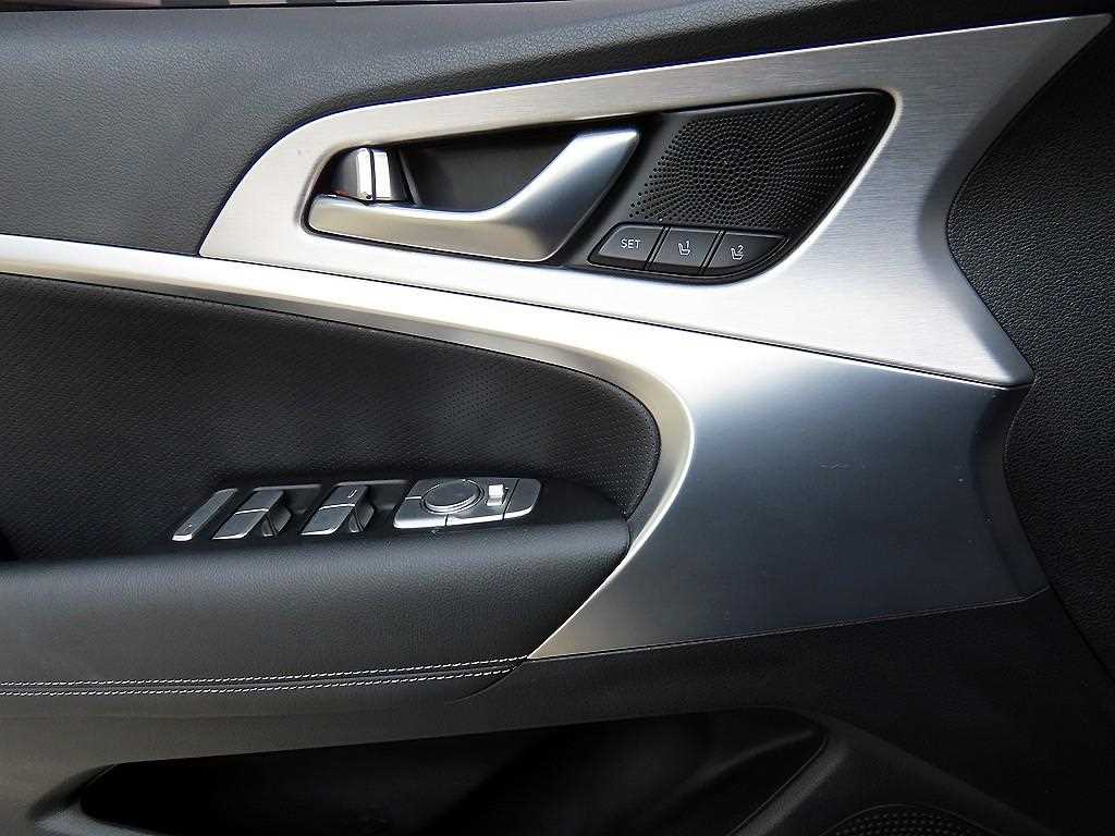 Genesis G70 - Vista 11