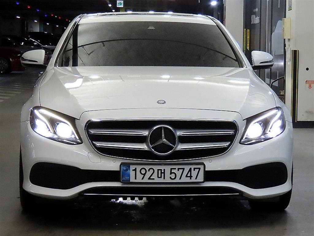Mercedes Benz E class - Vista 2