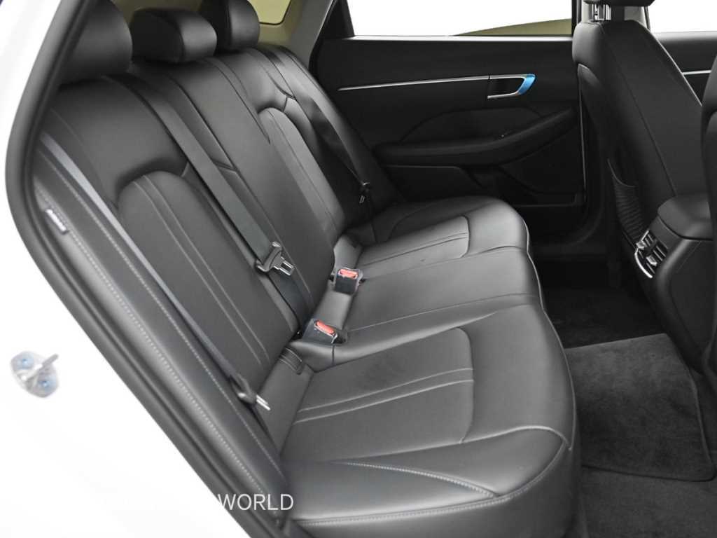 HYUNDAI Sonata - Vista 11