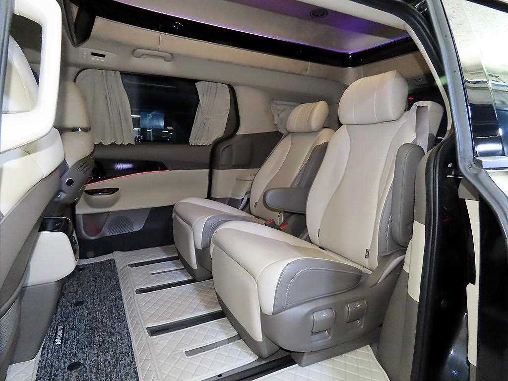 KIA Carnival - Vista 7