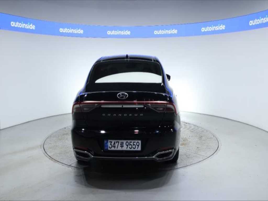 HYUNDAI Grandeur - Vista 4