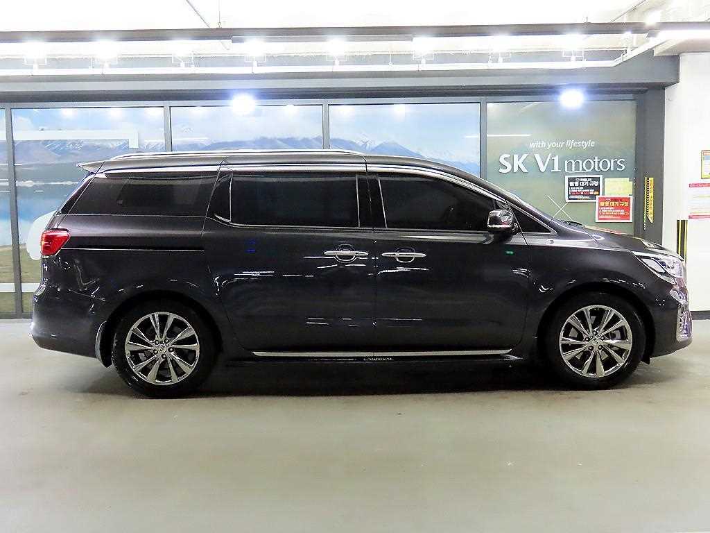 KIA Carnival - Vista 3
