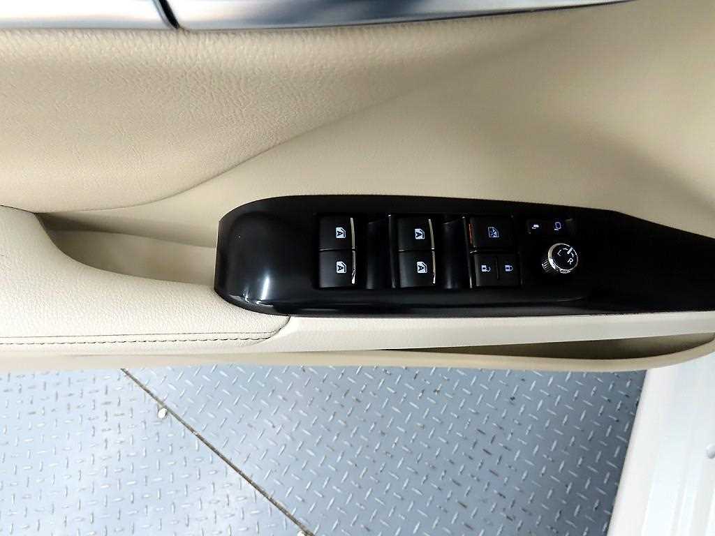 Toyota Camry - Vista 11