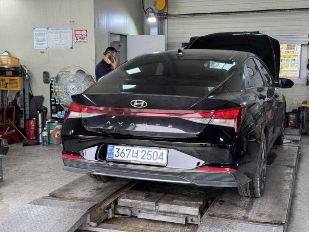 HYUNDAI Avante - Vista 3