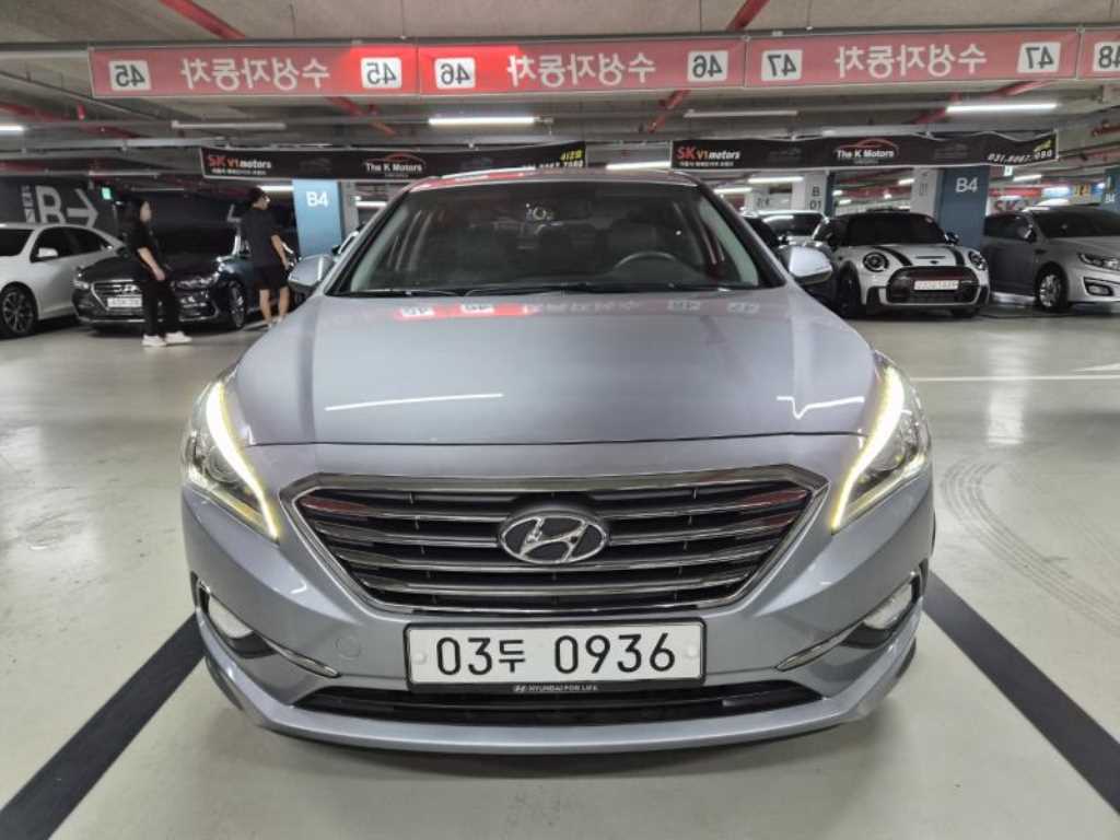 HYUNDAI Sonata - Vista 2