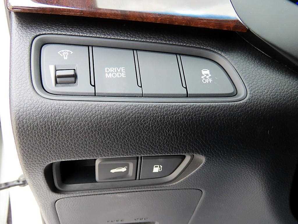 HYUNDAI Grandeur - Vista 12