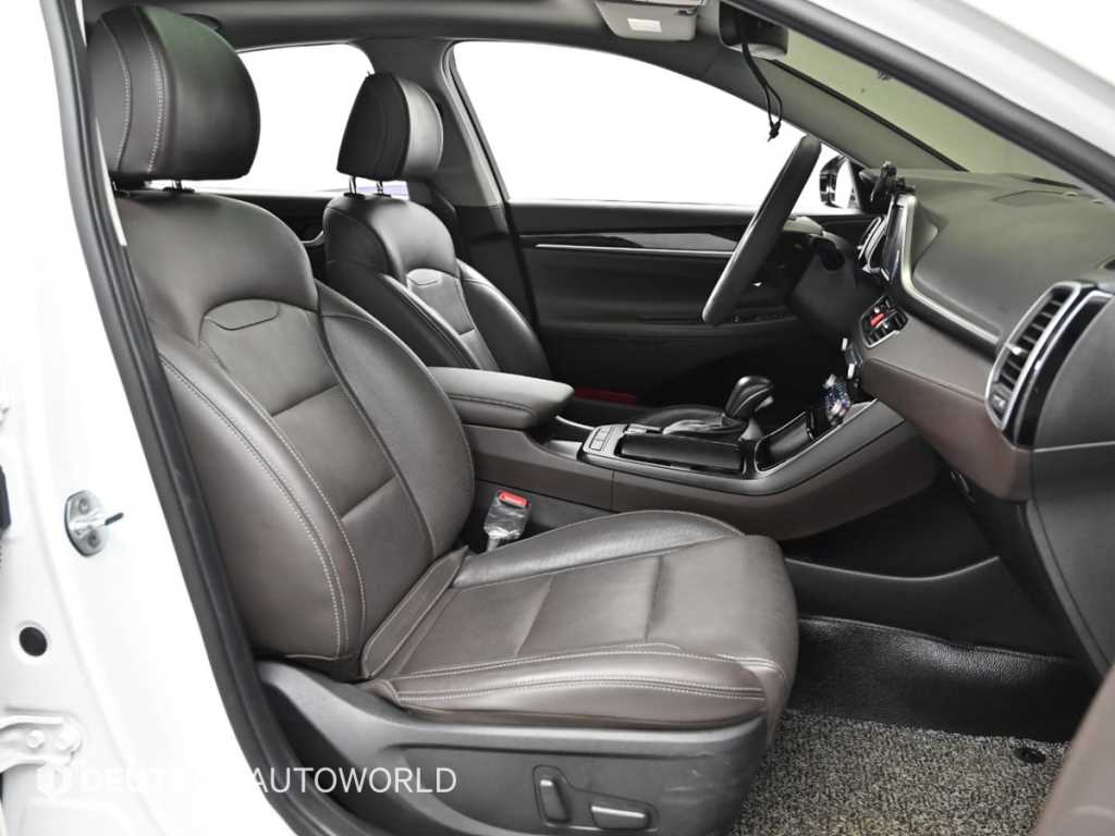 HYUNDAI Grandeur - Vista 10