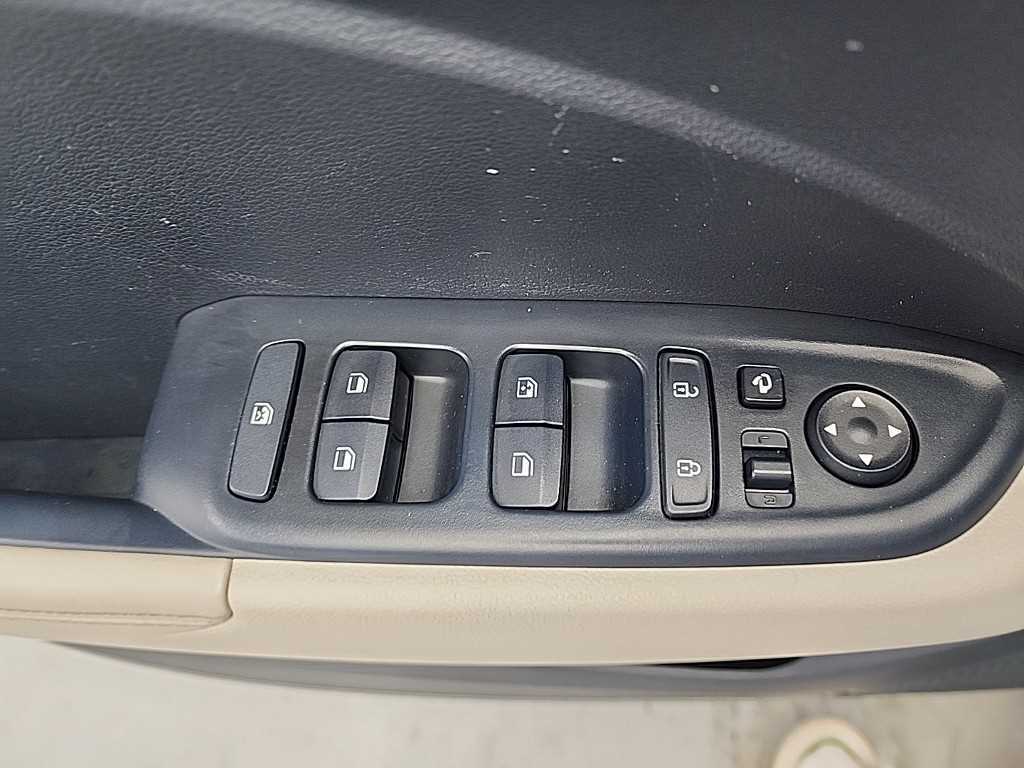 HYUNDAI Venue 2020 Blanco - Importación desde Corea - HF Imports Iquique - Foto 15