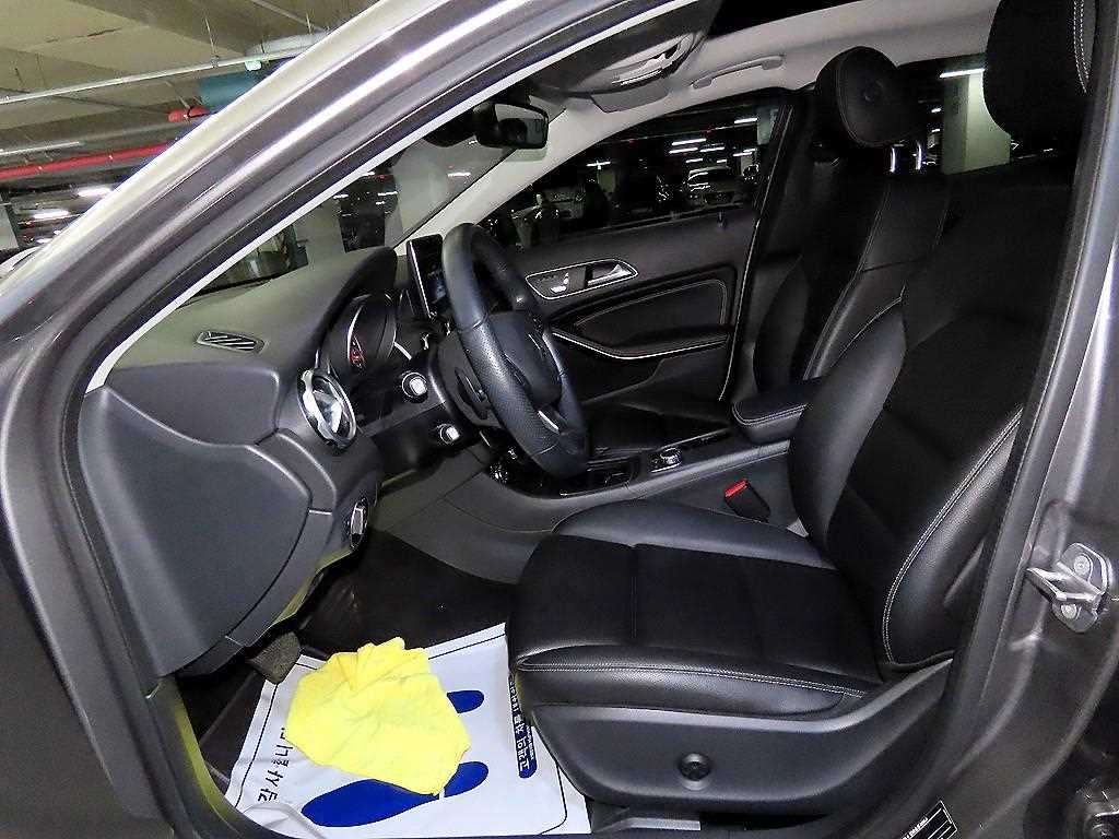 Mercedes Benz GLA Class - Vista 6