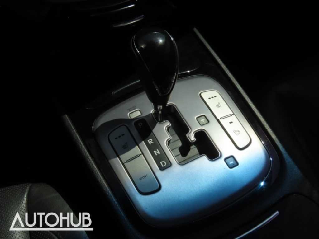 HYUNDAI Genesis - Vista 7