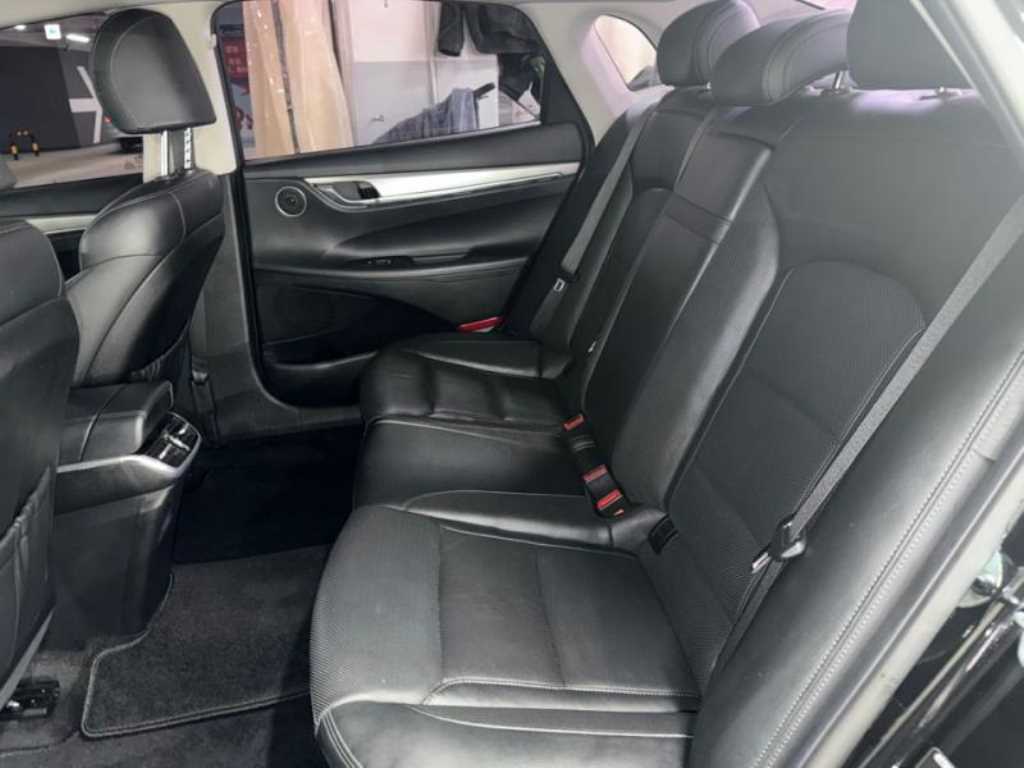 HYUNDAI Grandeur - Vista 7