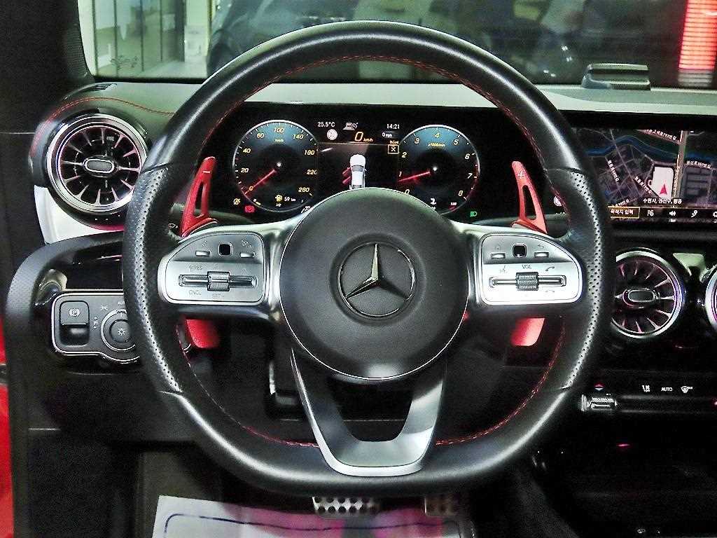 Mercedes Benz CLA Class - Vista 8