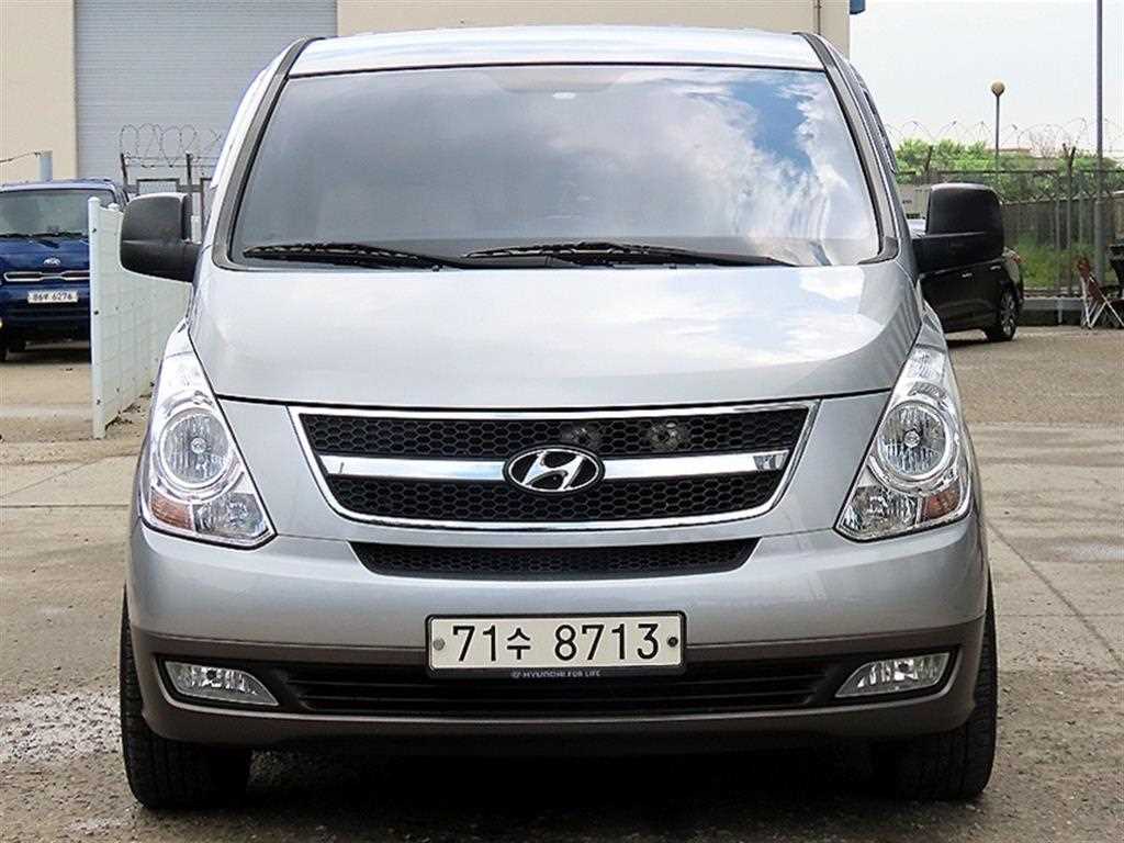 HYUNDAI Starex 2016 Plateado - Importación desde Corea - HF Imports Iquique - Foto 1