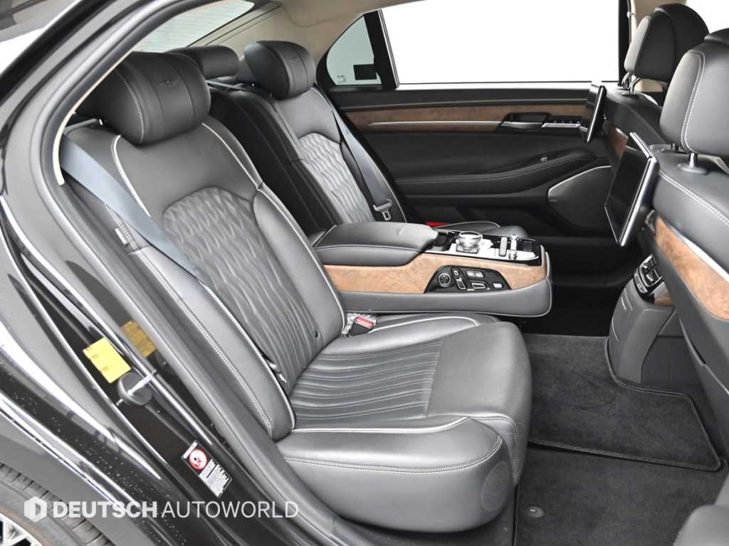 Genesis G90 - Vista 12