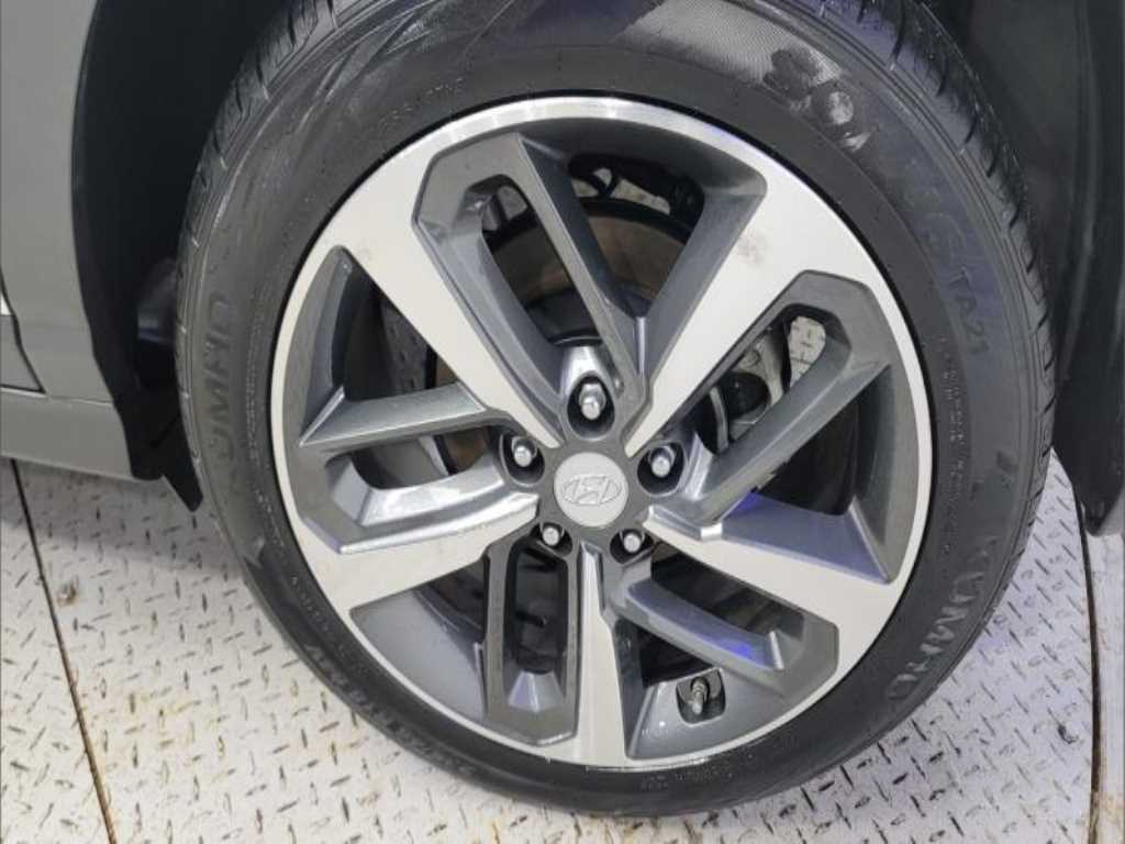 HYUNDAI Kona - Vista 10