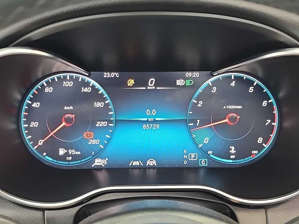 Mercedes Benz C Class - Vista 6