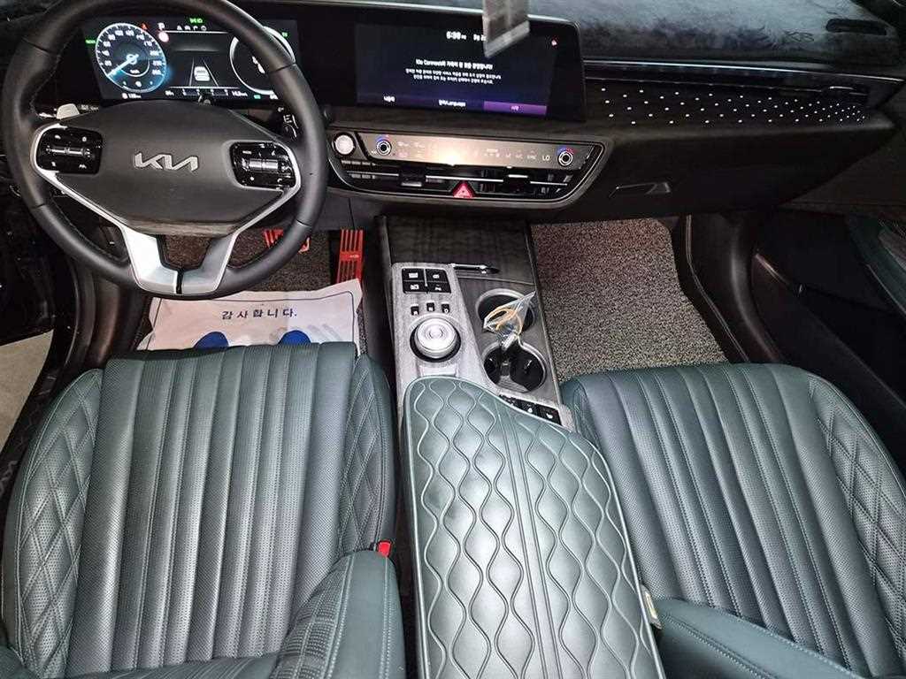 KIA K8 - Vista 10