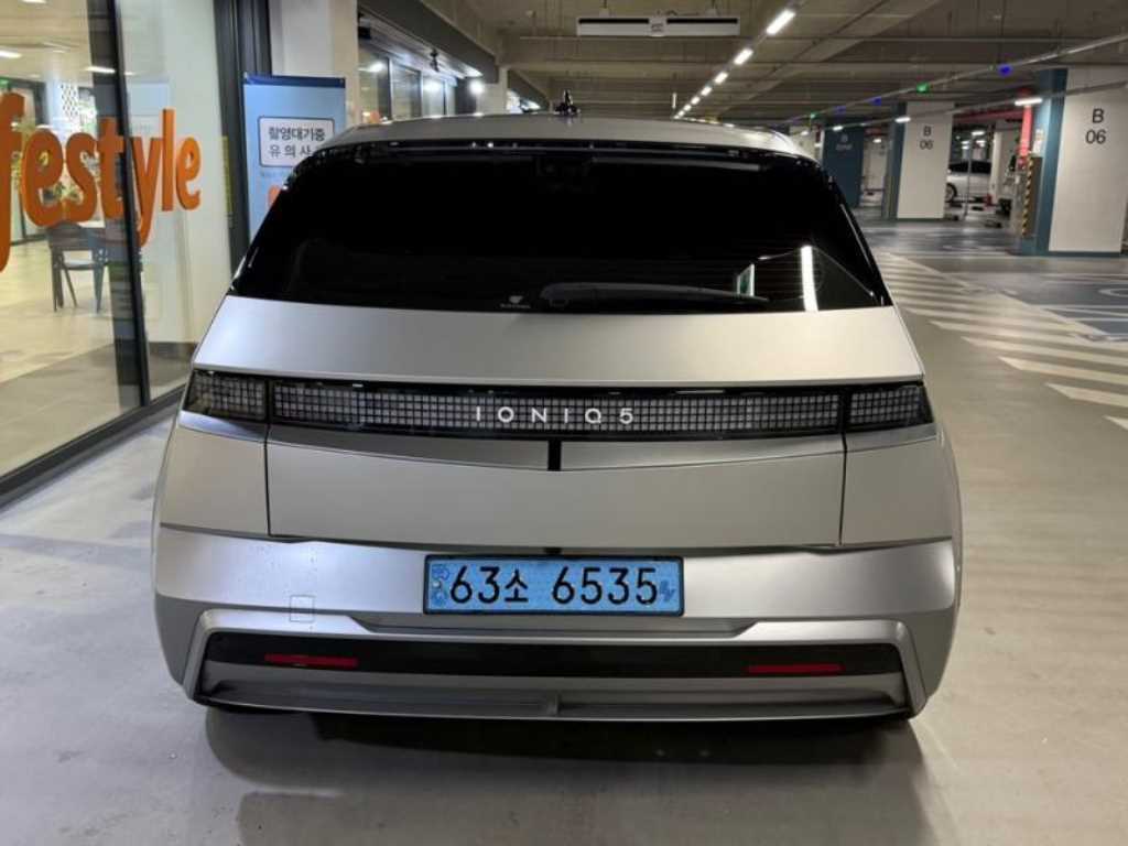 HYUNDAI Ioniq 5 - Vista 5