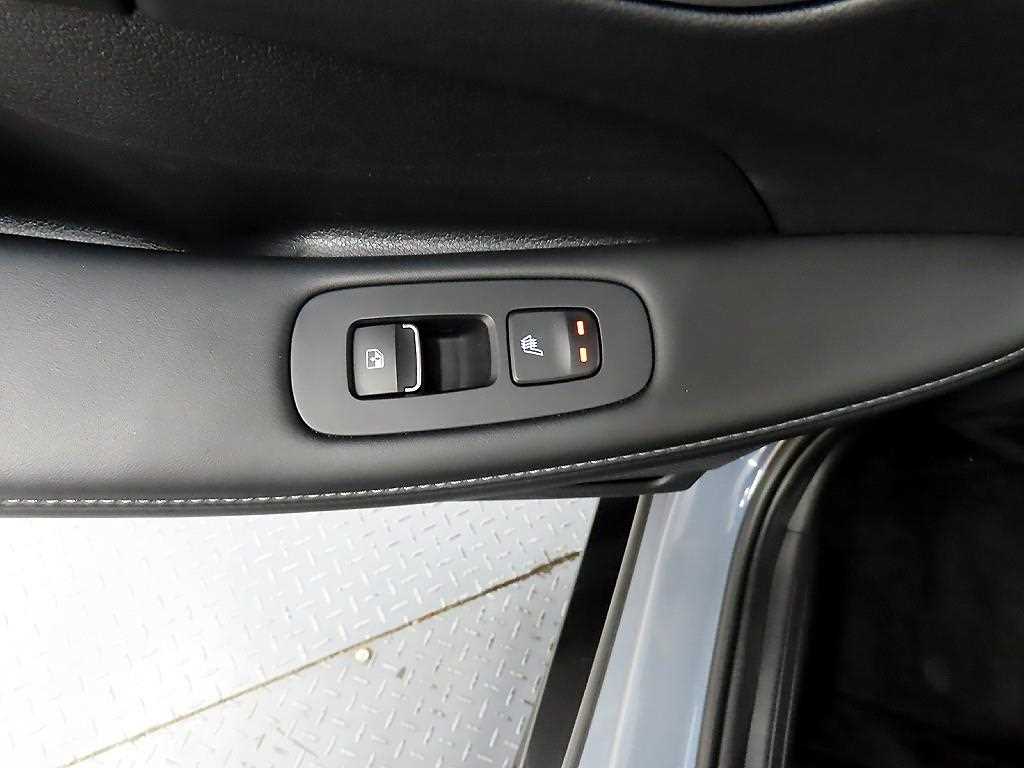 HYUNDAI Sonata - Vista 12
