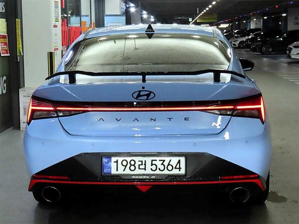 HYUNDAI Avante - Vista 5