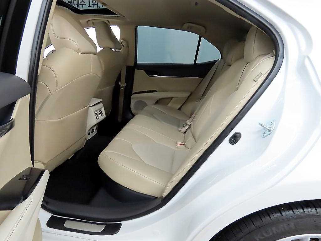 Toyota Camry - Vista 6