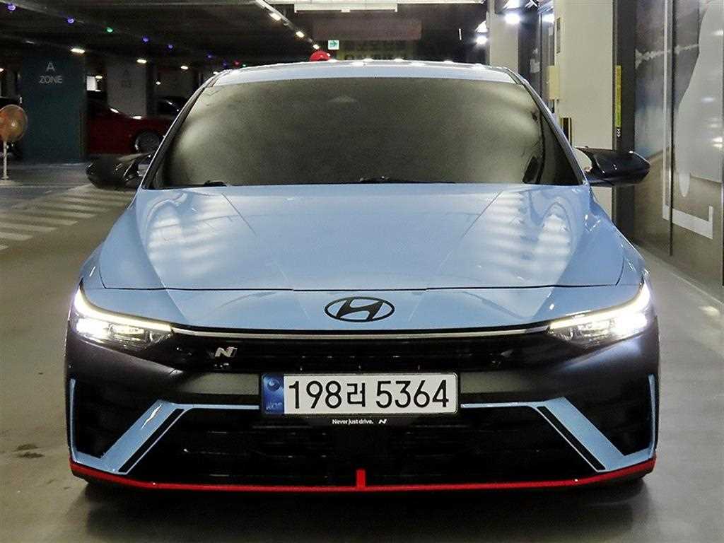 HYUNDAI Avante - Vista 2