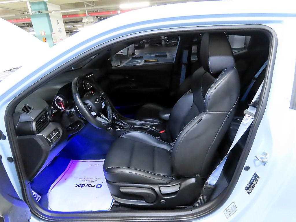 HYUNDAI Veloster - Vista 6