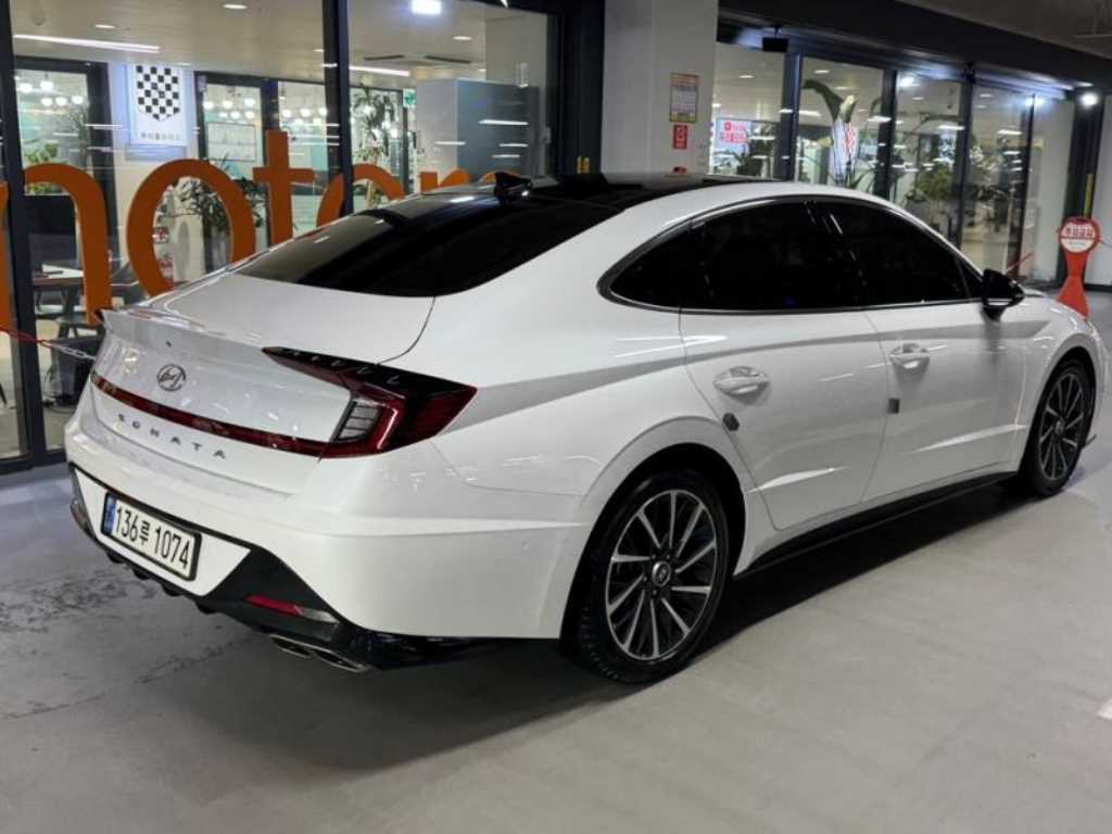 HYUNDAI Sonata - Vista 4