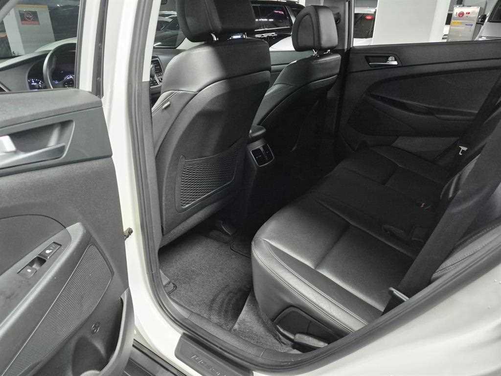 HYUNDAI Tucson - Vista 9