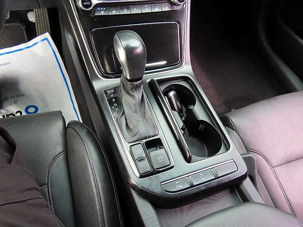 HYUNDAI Grandeur - Vista 11