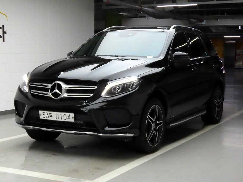 Mercedes Benz GLE Class - Vista 2