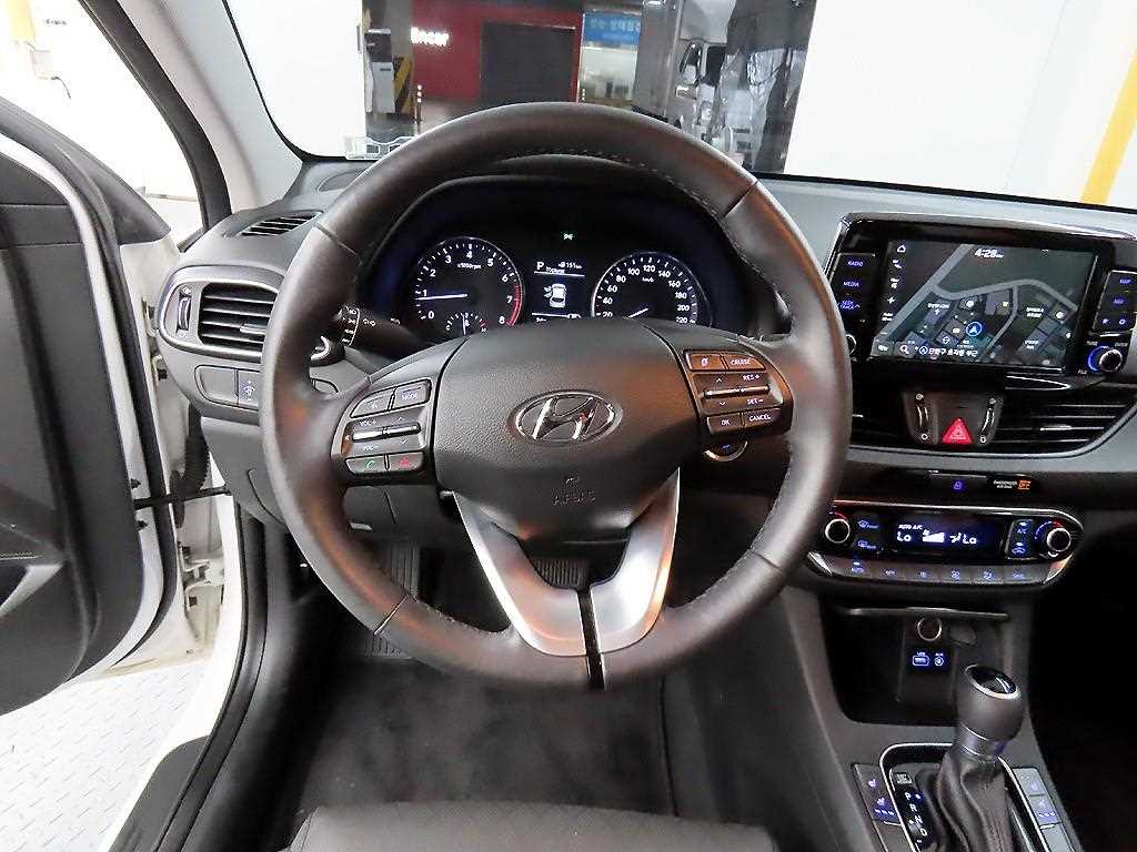 HYUNDAI i30 - Vista 9