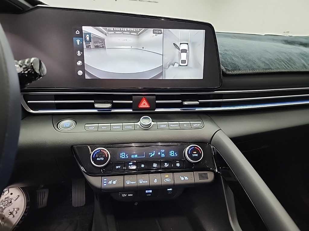 HYUNDAI Avante - Vista 10