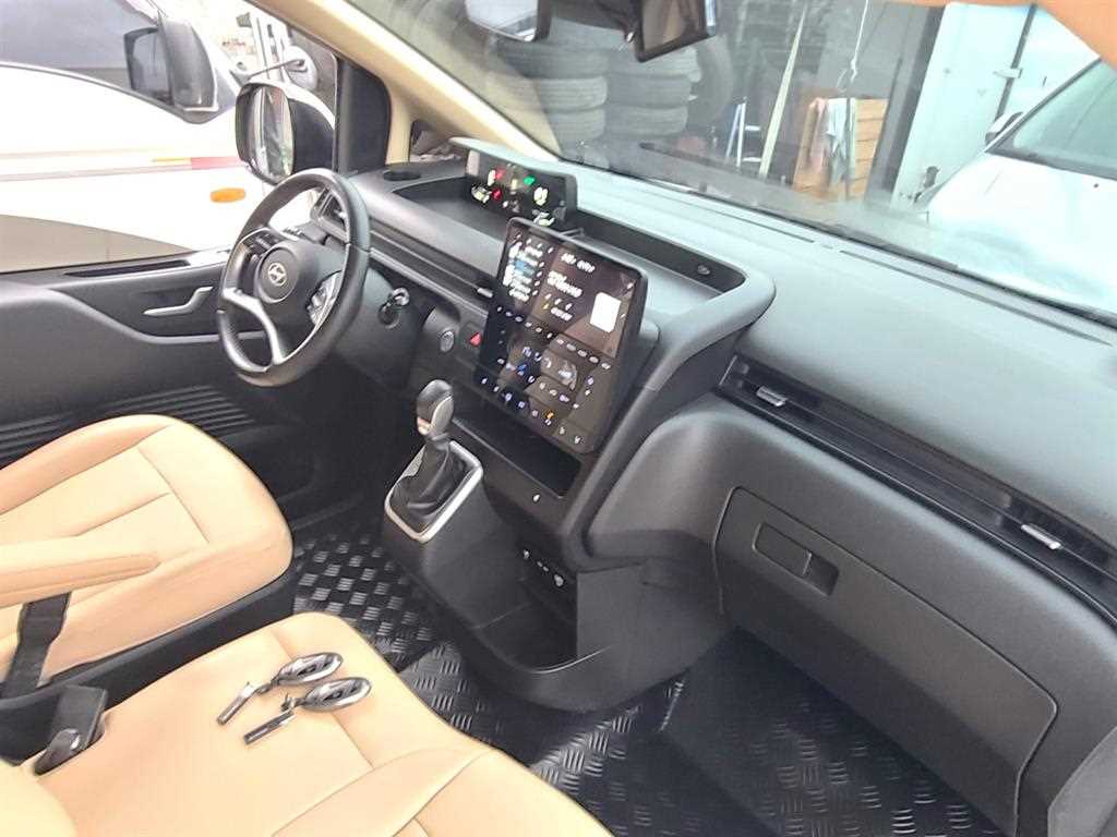 HYUNDAI Staria - Vista 6