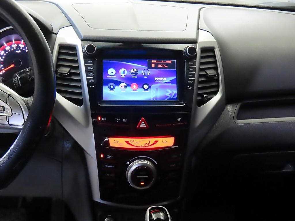 Ssangyong Tivoli - Vista 11