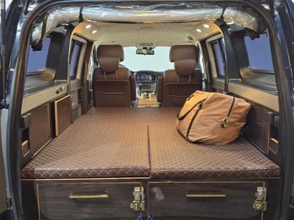 HYUNDAI Starex - Vista 8