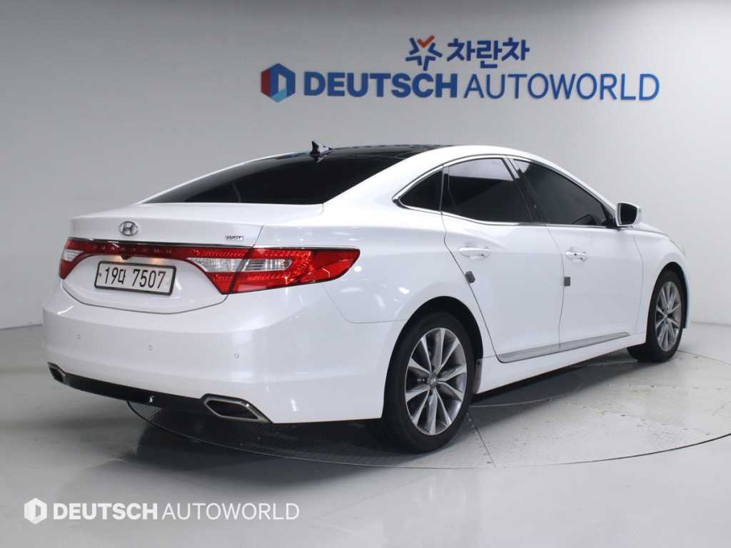 HYUNDAI Grandeur - Vista 2
