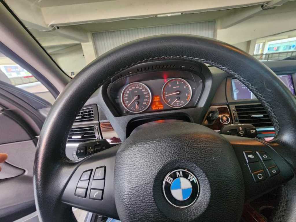 BMW X5 - Vista 8