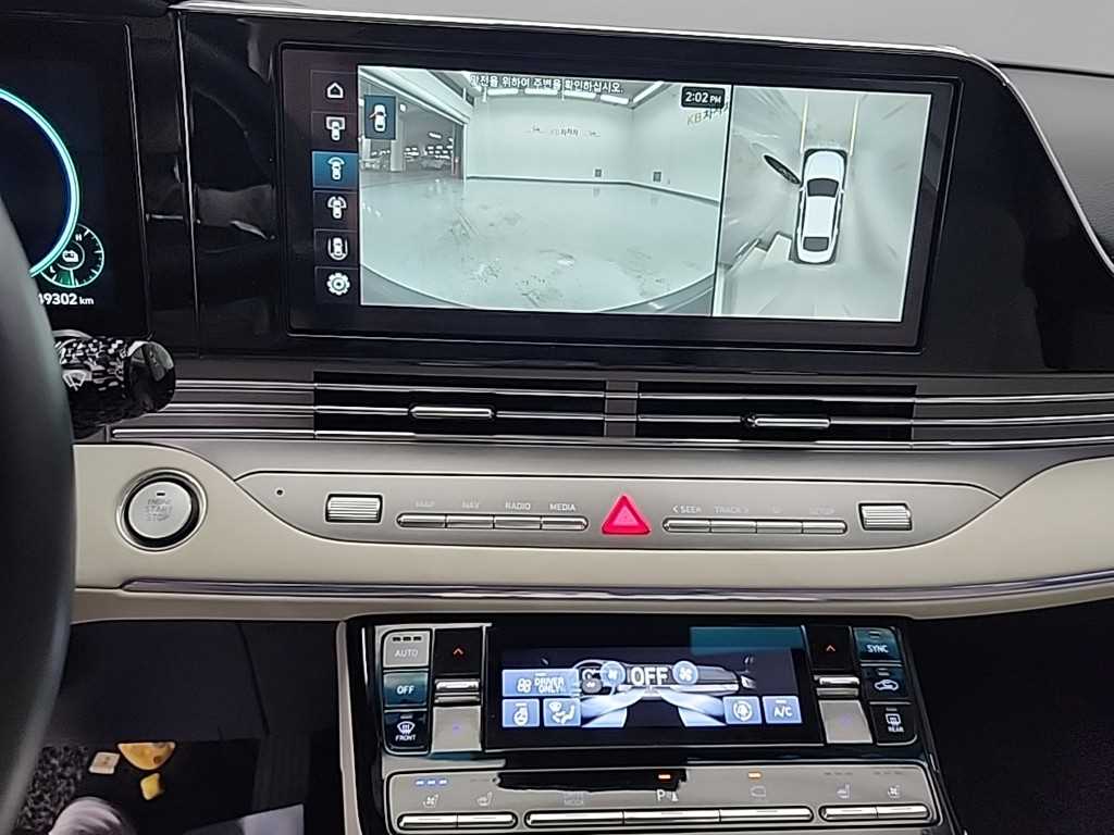 HYUNDAI Grandeur - Vista 10