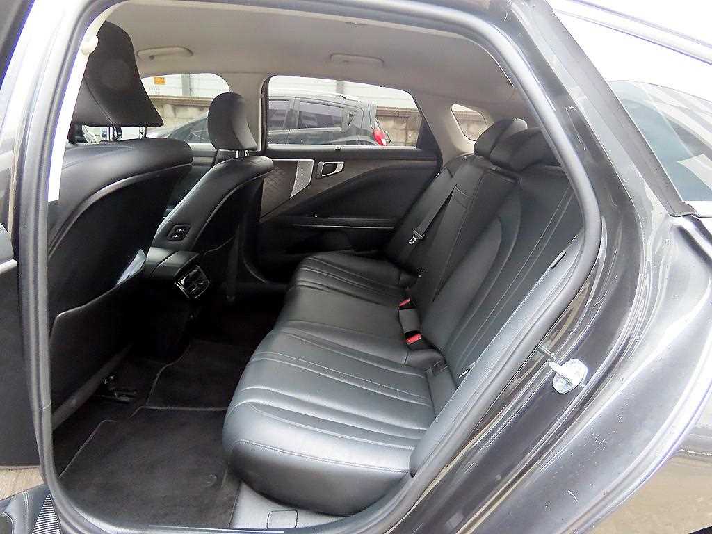 KIA K8 - Vista 6