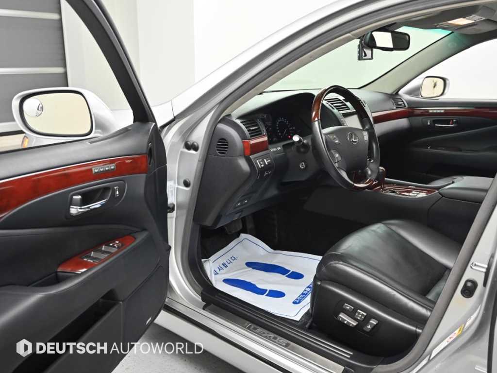 Lexus LS - Vista 11