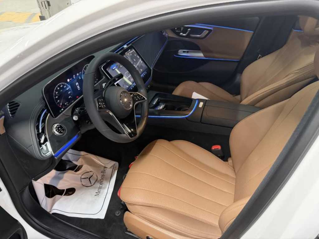 Mercedes Benz E class - Vista 6