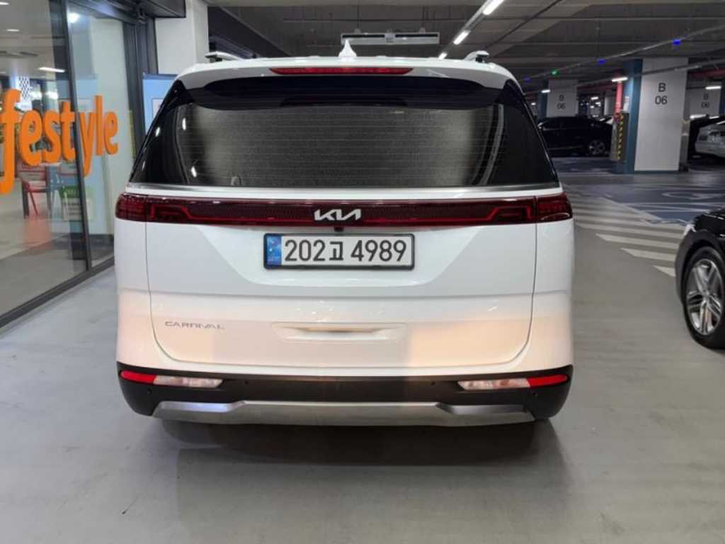 KIA Carnival - Vista 5