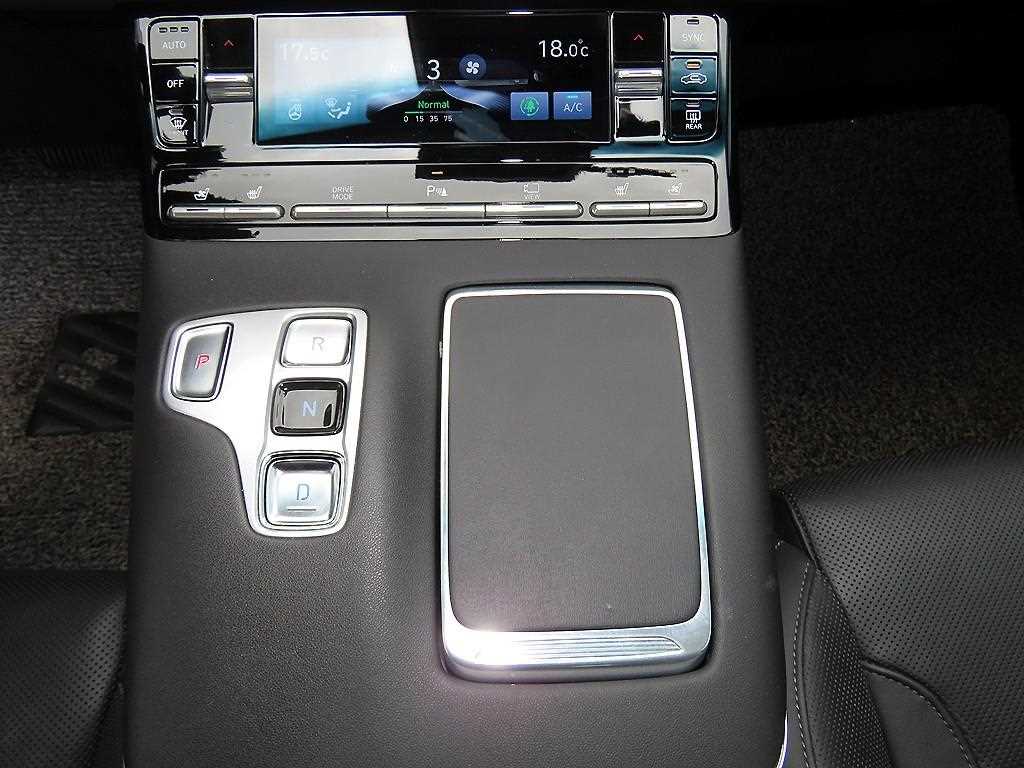 HYUNDAI Grandeur - Vista 10