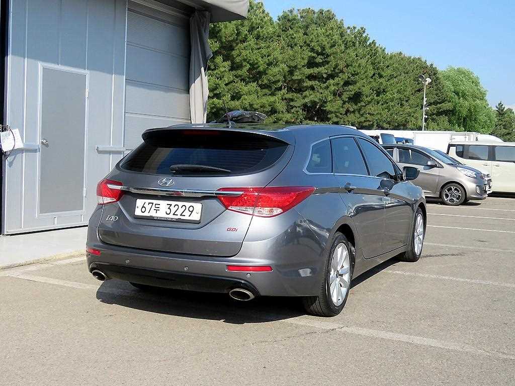 HYUNDAI i40 - Vista 4