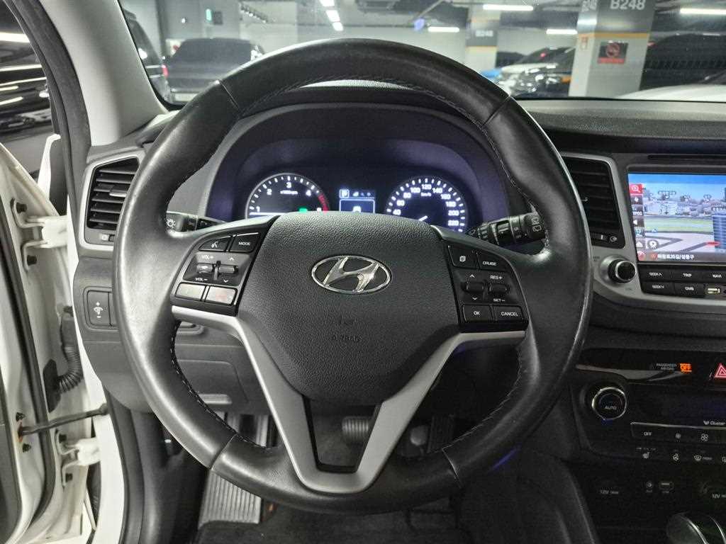 HYUNDAI Tucson - Vista 5
