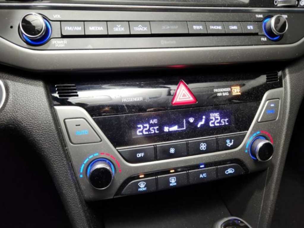 HYUNDAI Avante - Vista 6