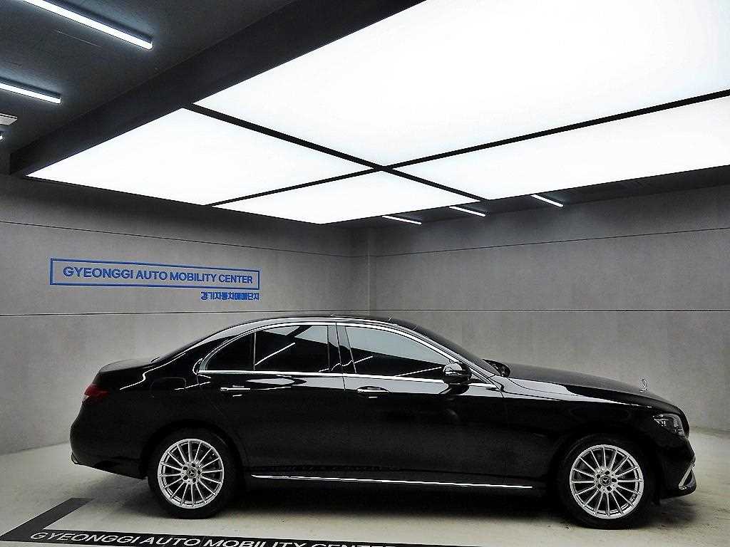 Mercedes Benz E class - Vista 2